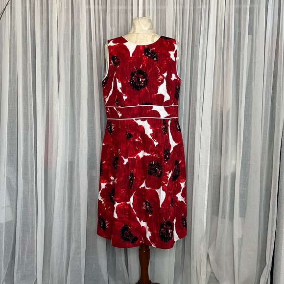 Ann Taylor Dresses & Skirts - Ann Taylor Red Poppy Dress